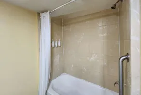 Days Inn by Wyndham New Orleans Pontchartrain - Salle de bain