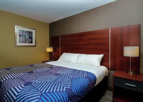 Sky Hotel Flushing/Laguardia Airport - Chambre