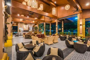 Princess Kamala Beachfront Hotel - Coin salon dans le hall