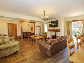 Trooper's Barn - Living area