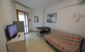 Cozy Flat With Terrace and Pool Access - Living room