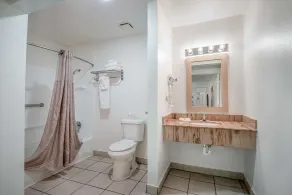 Motel 6 Corpus Christi, TX - North - Bathroom