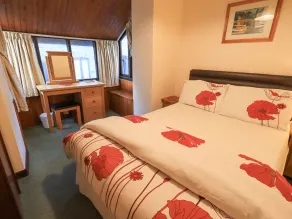 9 Camden Building - Room