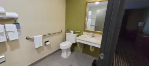 Quality Inn & Suites Columbia I-70 - Salle de bain