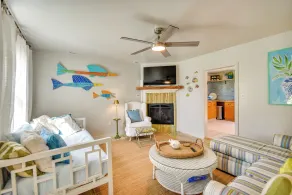 Bungalow w/ Large Yard: 8 Mi to Cape Charles Beach - Innvendig