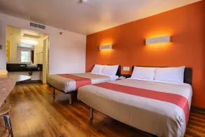 Super 8 by Wyndham Petaluma - Chambre