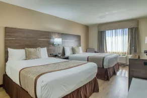 Evergreen Inn & Suites - Zimmer