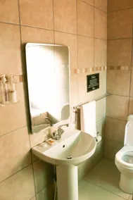 New England Guest House by Ilawu - Bathroom