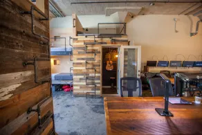 PodShare Hollywood - Restaurant
