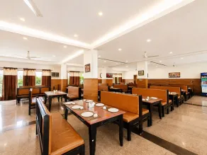 Hotel White Lotus at Ratanpur border - Restaurant