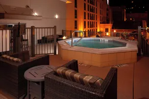 Courtyard Memphis Downtown - Piscine