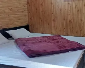 Tirthan Village Huts - Room