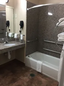 Scottish Inns & Suites Timber Creek, Houston, TX - Badezimmer
