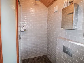 Bosca Neadu - Baño