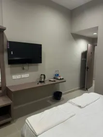 Calicut Restaurant & Rooms - Room