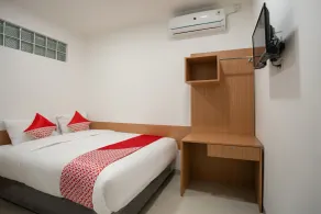 Hotel O Hegarbudhi Residence - Room