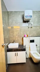 Sky Hotel - Bathroom
