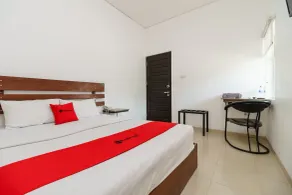 RedDoorz Syariah near Jembatan Siti Nurbaya Padang - Værelse