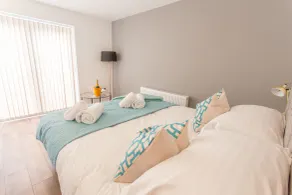 Modern Bright 1-2 Bed Apartments Oxford, with Free Parking ,OX4 Near BMW Science Park & Hospitals - Rum