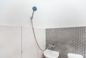 Hotel O J&b Room Utan Kayu - Bathroom