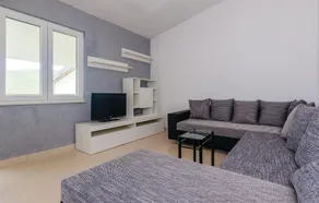 Amazing Home in Hodilje With Wifi and 2 Bedrooms - Udendørsområde