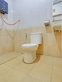 Hotel O Mtc Bunk Bed - Bathroom
