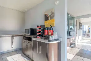 Motel 6 Hayward, CA- Silicon Valley Gateway - Restaurant