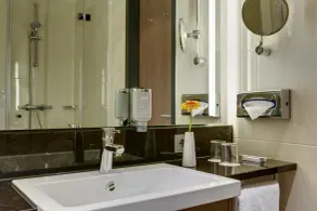 IntercityHotel Berlin Hauptbahnhof - Bathroom