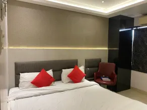 HOTEL ROYAL COTTAGE - Room