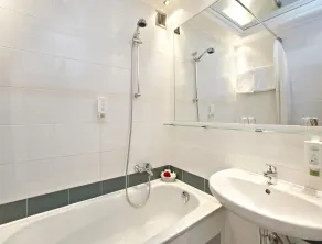 HENRI Hotel Wien - Badrum