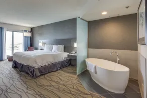 Doubletree by Hilton Hotel Racine Harbourwalk - Chambre