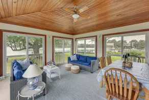 Waterfront Home With Large Yard, Dock & Bay View - Interiør