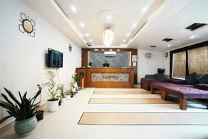 Hotel Om Paradise Near IGI Delhi Airport - Reception