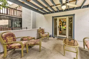 Quiet Lake Conroe Townhome w/ Water-view Deck - Interior