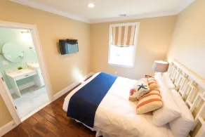 The Newport Lofts - 546 Thames Street - Room