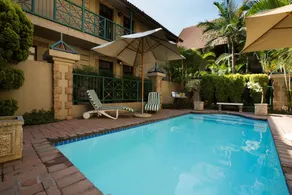 Court Classique Suite Hotel - Pool