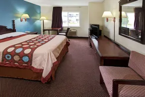 Super 8 by Wyndham Heath/Newark - Chambre