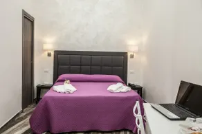 Napoli Garibaldi Square - Room