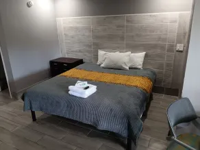 Budget Inn East - Chambre