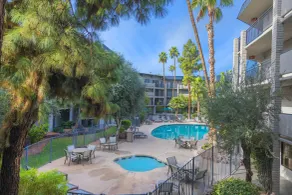 Holiday Inn and Suites Phoenix Airport North by IHG - Piscine