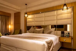 The Pristine Hotel - Room