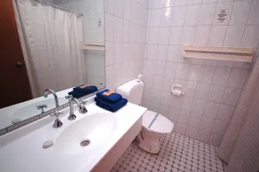 Burra Motor Inn - Badezimmer