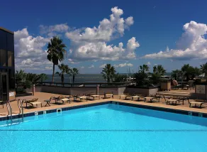 Holiday Inn Corpus Christi Downtown Marina by IHG - Piscina