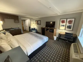 AmericInn by Wyndham Woodstock IL - Chambre