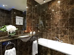The Montague On the Gardens - Salle de bain