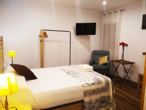 Apartamentos & Casa Rural Boada con Jardin Interior y Barbacoa - Værelse