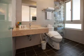 Sea Dragonfly - Bathroom