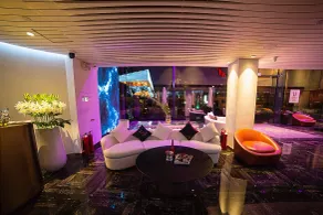 U Hotels - Lobby
