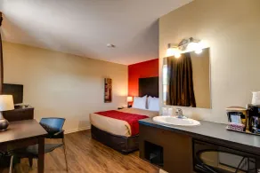Econo Lodge Inn & Suites - Chambre