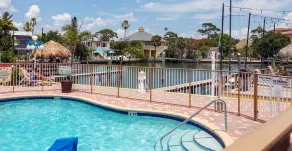 Bayview Plaza Waterfront Resort - Piscine
